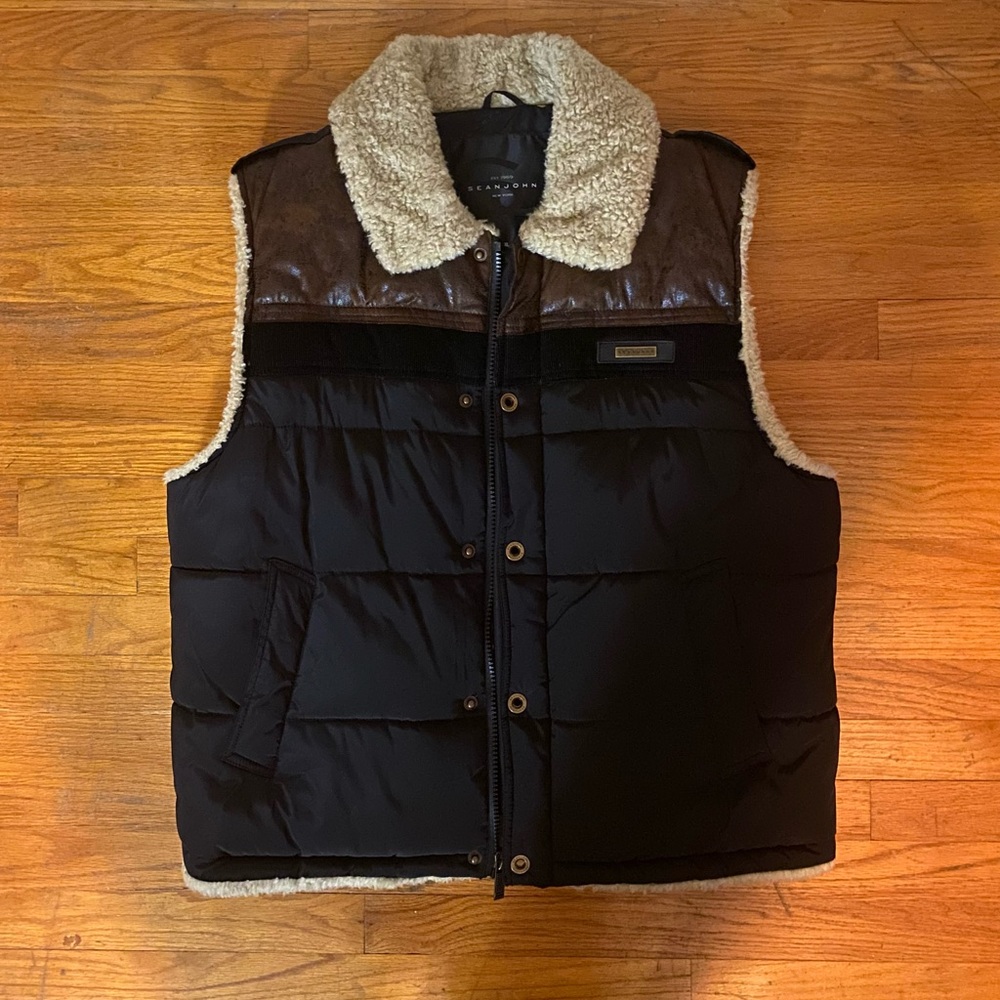 Stylish puffer style Sean John vest